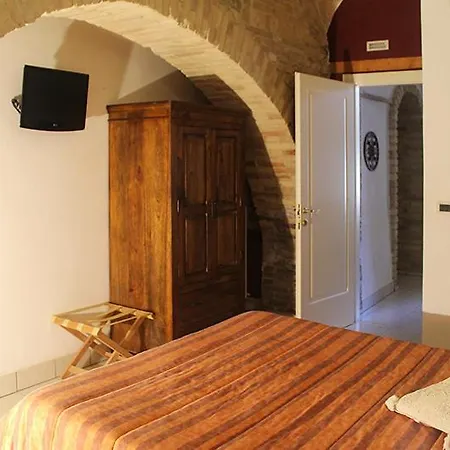 Oda ve Kahvaltı La Casa Del Palombaro 3*